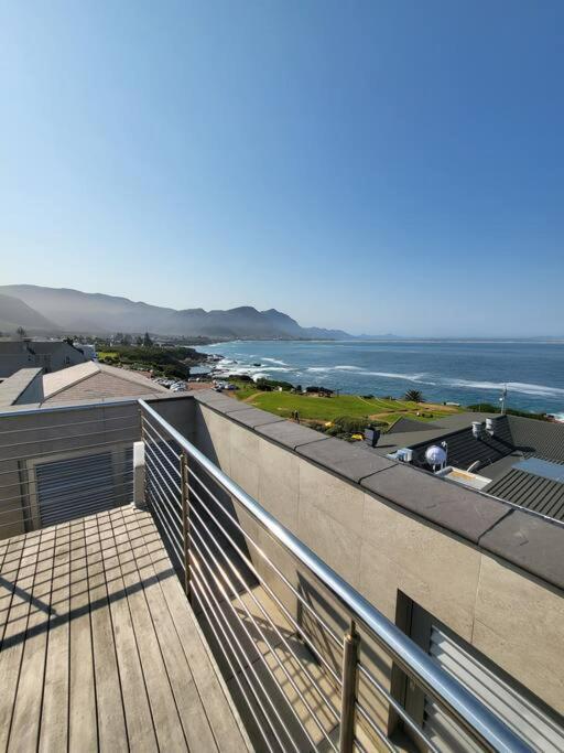 *Self-Check In - Whale Watching Paradise -Central* 허머너스 외부 사진